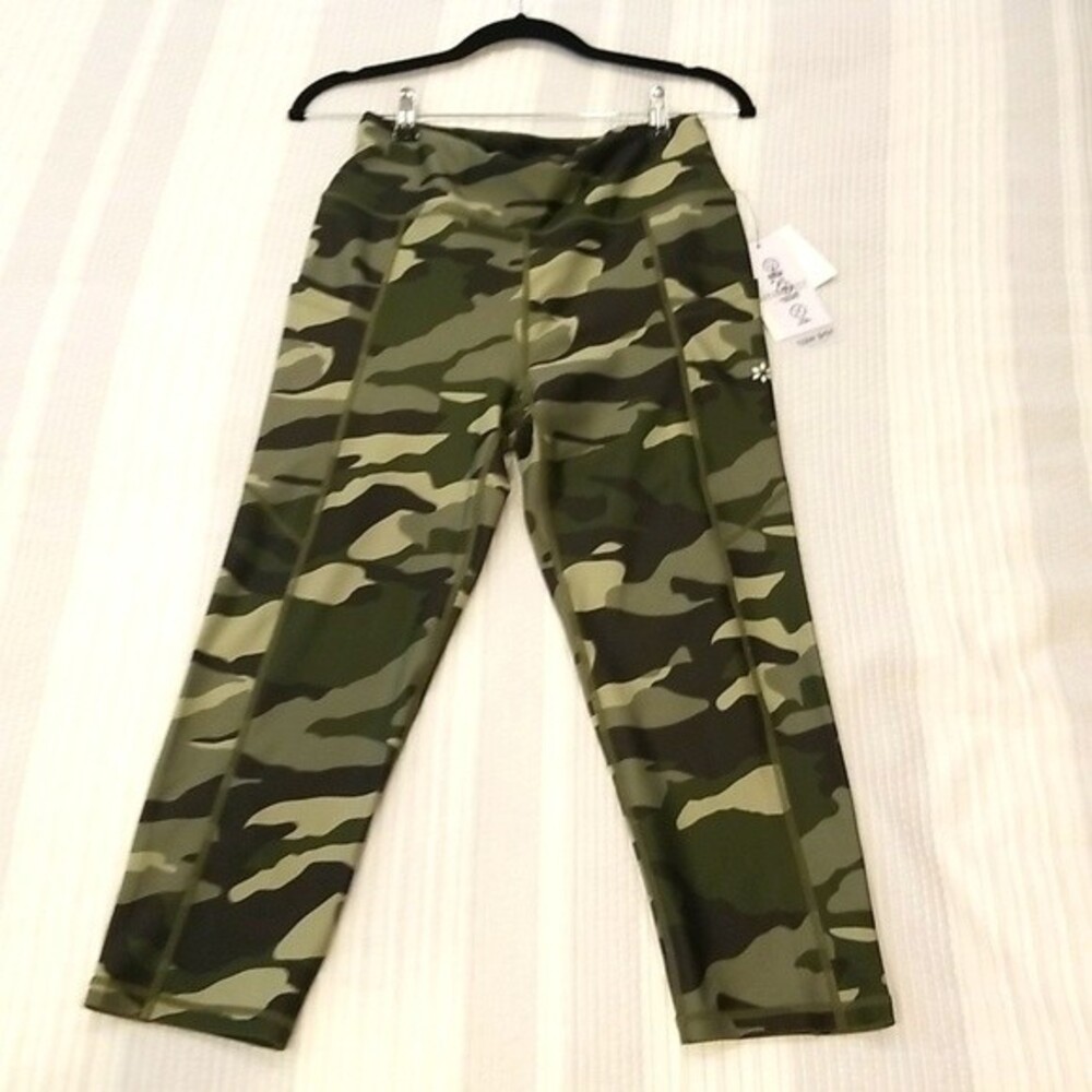 Nine West Active Green Camouflage Leggings, Size M